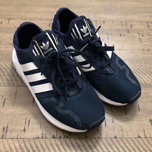 3Y Navy Adidas sneaker